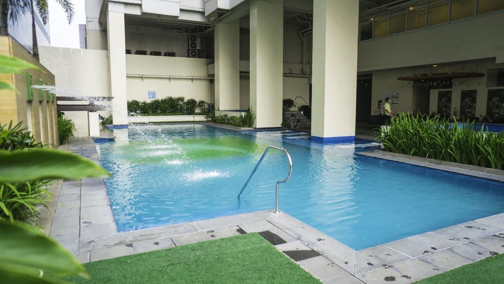 The Exchange Regency Residence Hotel Managed By Hii Pasig City Екстериор снимка