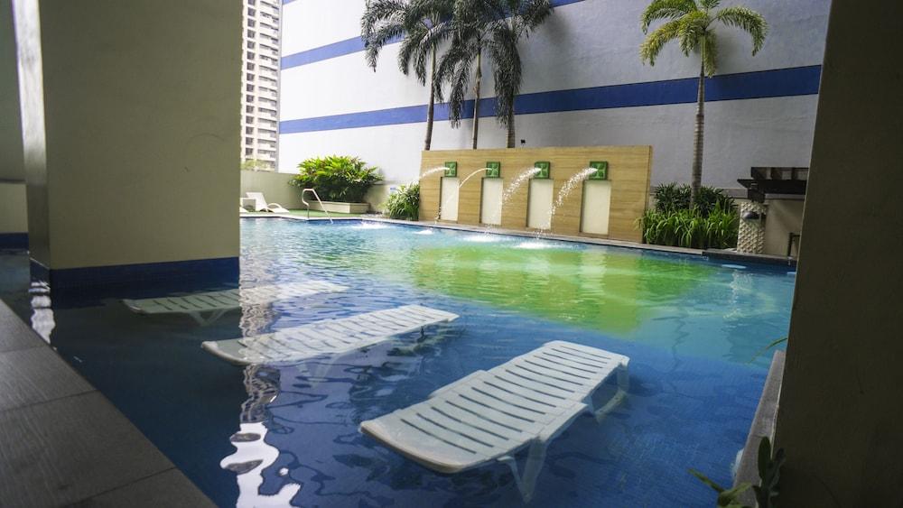 The Exchange Regency Residence Hotel Managed By Hii Pasig City Екстериор снимка
