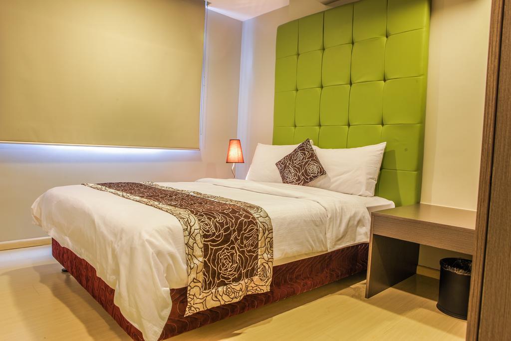 The Exchange Regency Residence Hotel Managed By Hii Pasig City Екстериор снимка