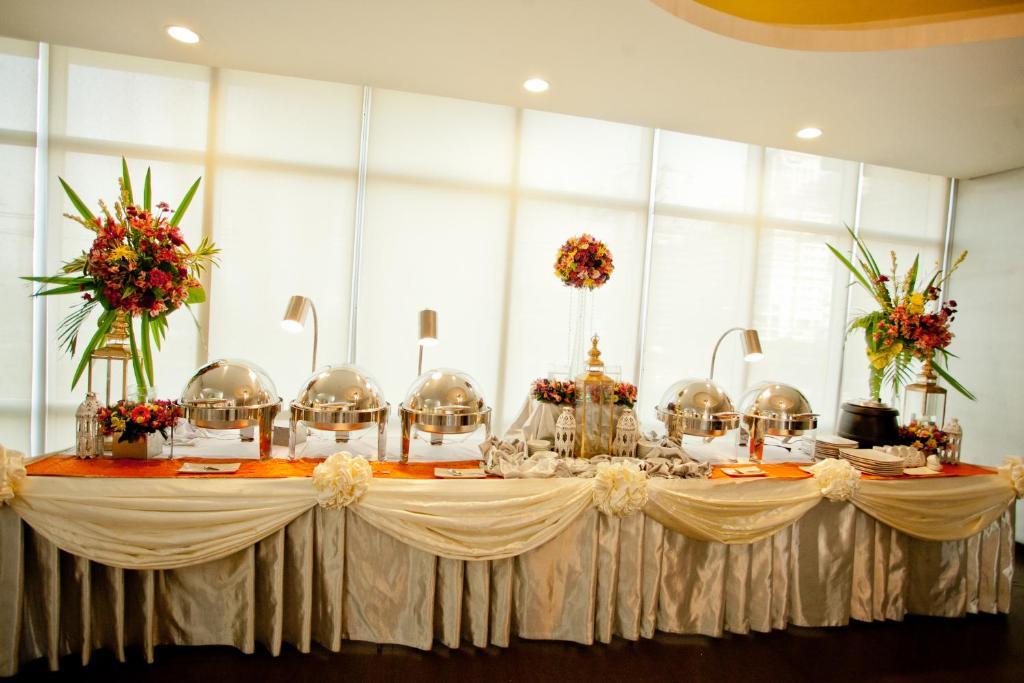 The Exchange Regency Residence Hotel Managed By Hii Pasig City Екстериор снимка